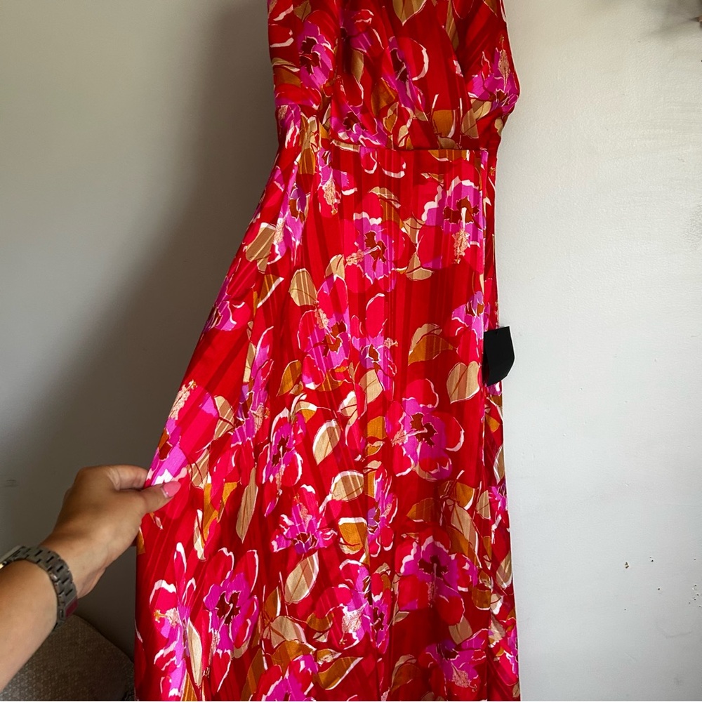 NWT LULUS ALL ABOUT LOVE RED FLORAL PRINT MIDI DRESS SIZE MEDIUM VIBRANT RED - Picture 9 of 15